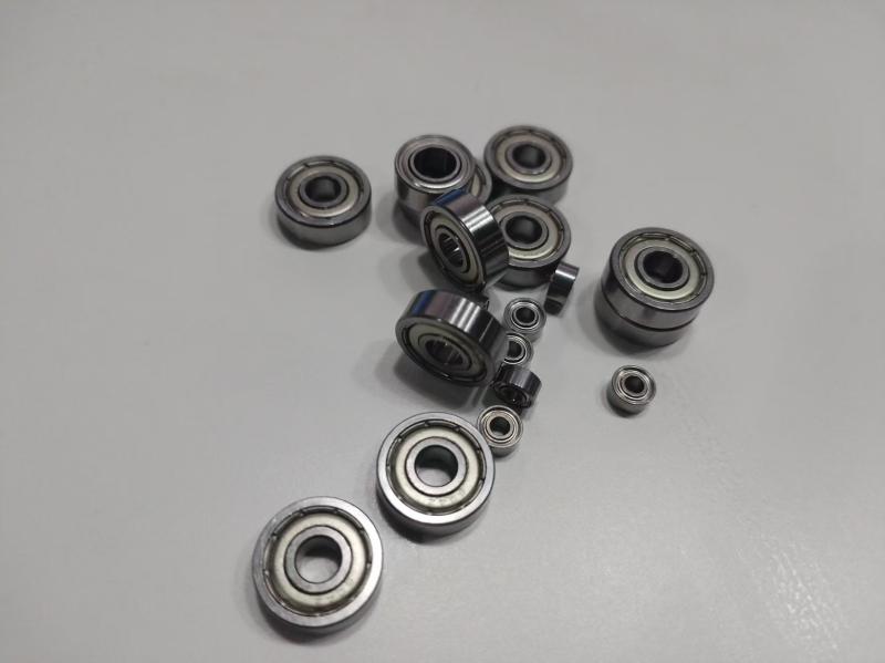 precision miniature deep groove ball bearing.jpg
